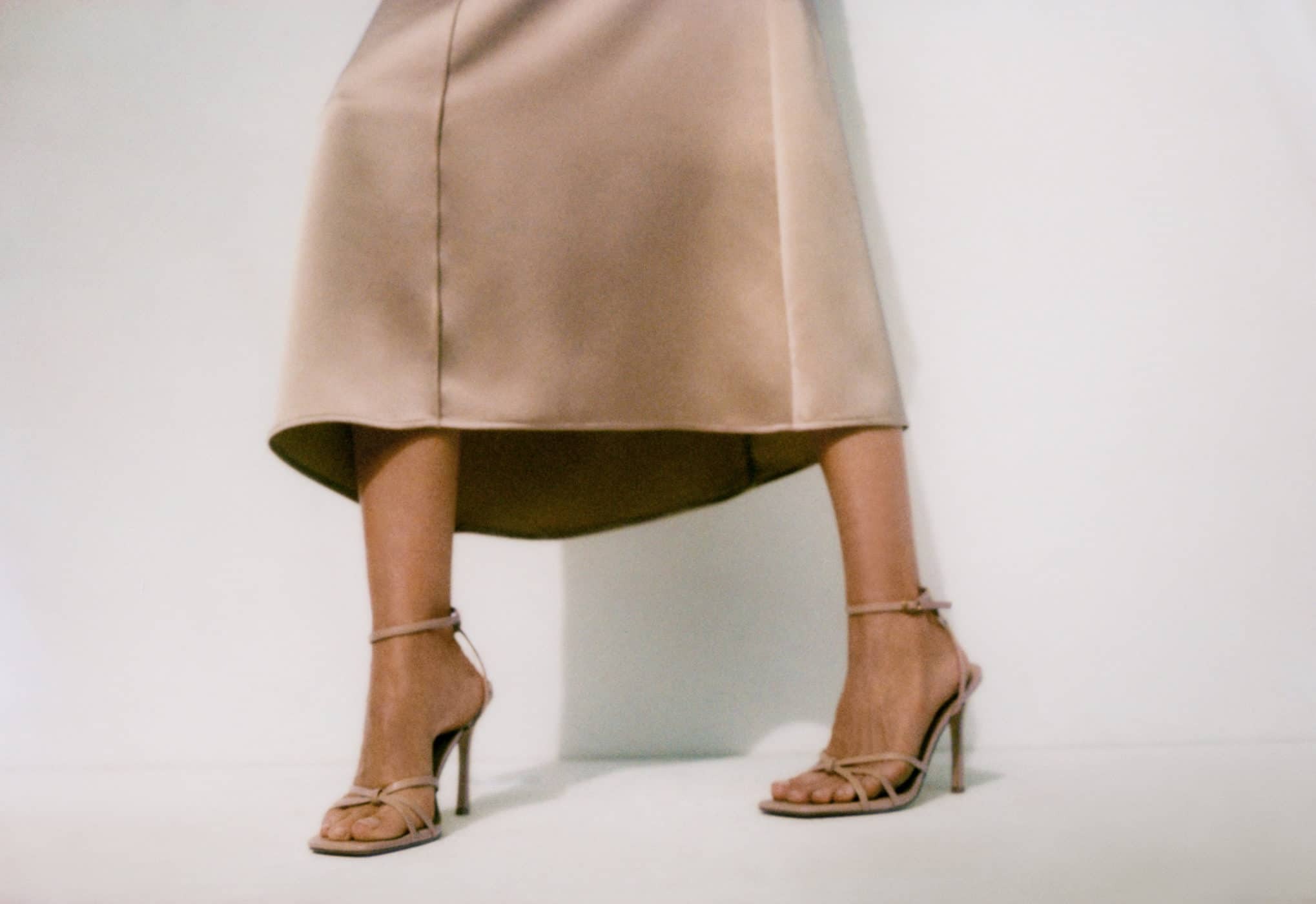 MANGO - ATTRACTING ATTENTION