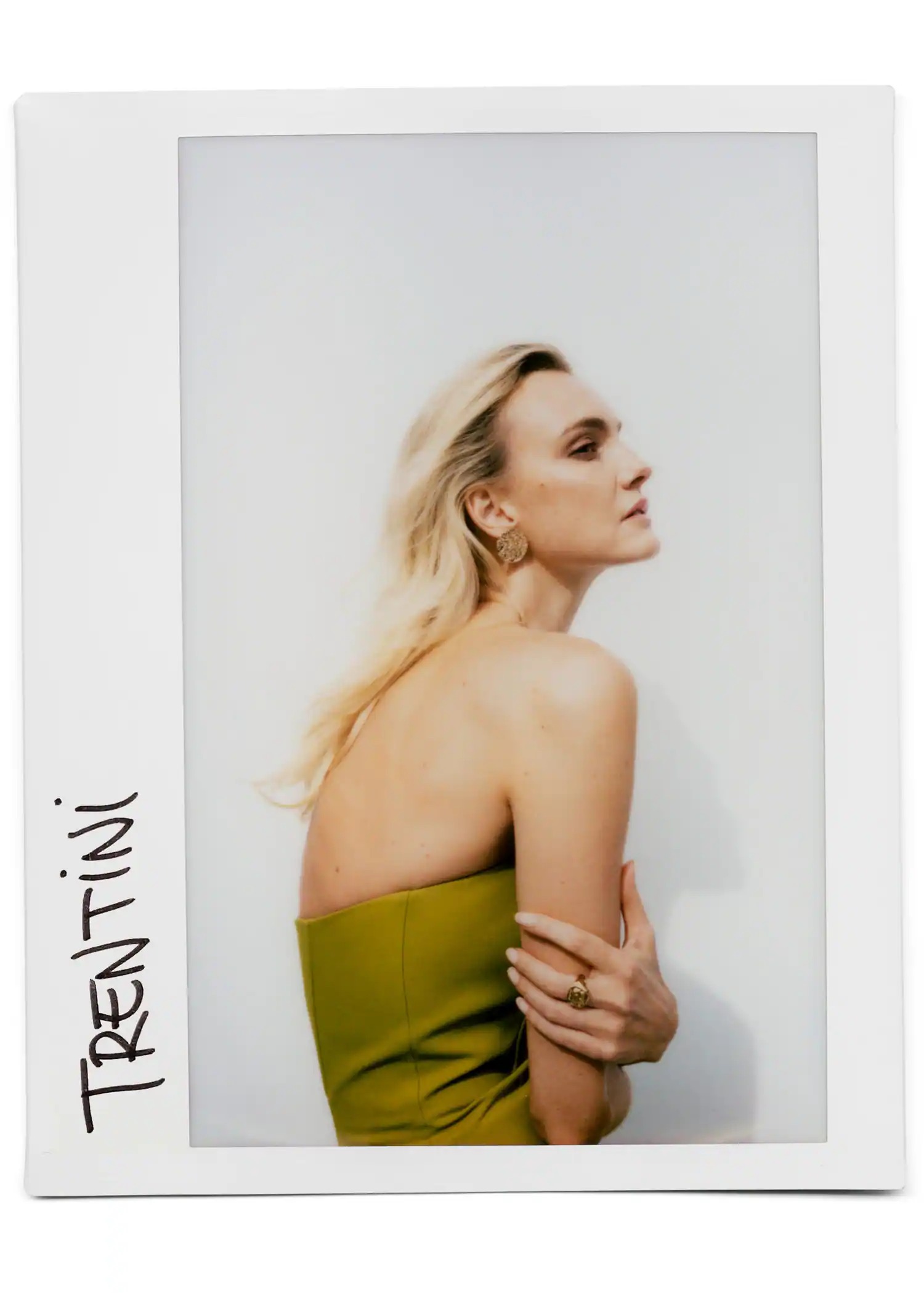 MANGO - ATTRACTING ATTENTION