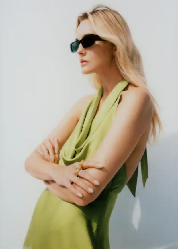 MANGO - ATTRACTING ATTENTION