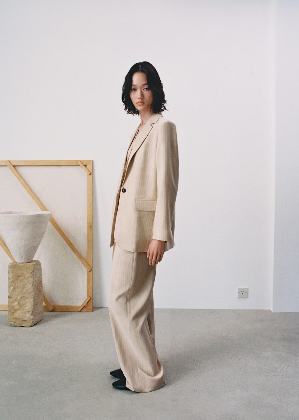 MANGO - TRANSITIONAL (RE)DRESSING
