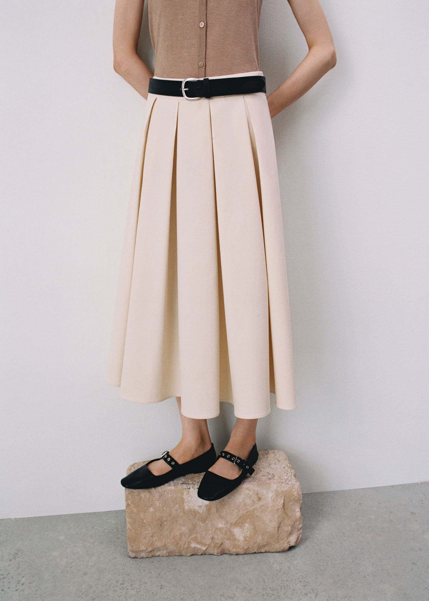 MANGO - TRANSITIONAL (RE)DRESSING