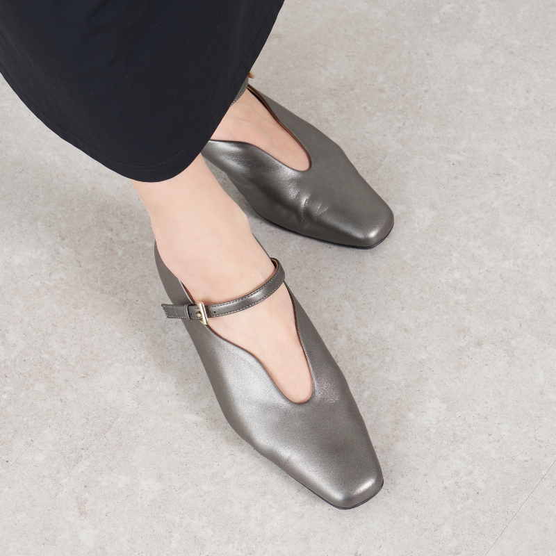 7839 ダークシルバー