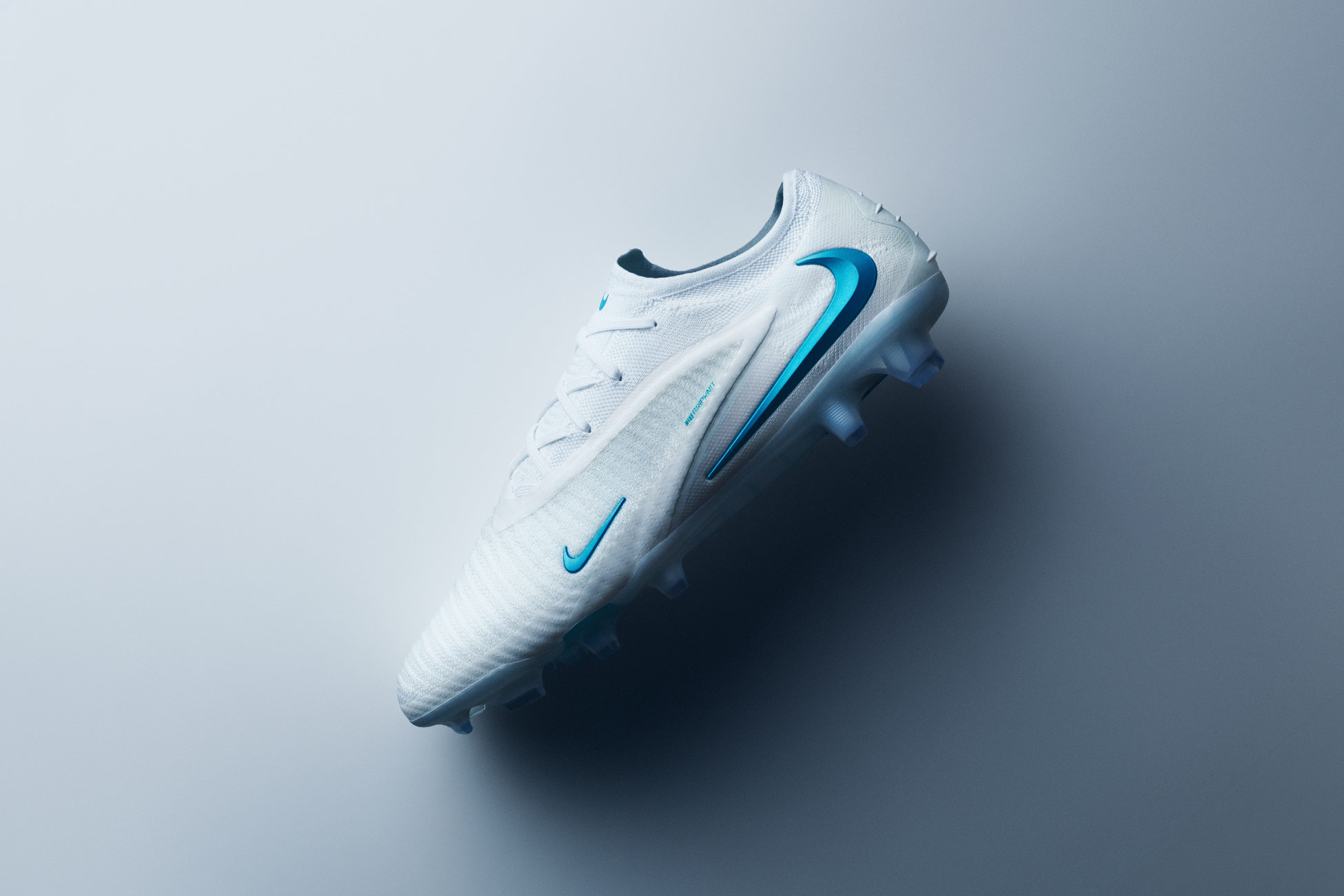 サッカースパイク＆トレーニングシューズ / SOCCER SPIKE & TRAINING SHOES / FOOTWEAR