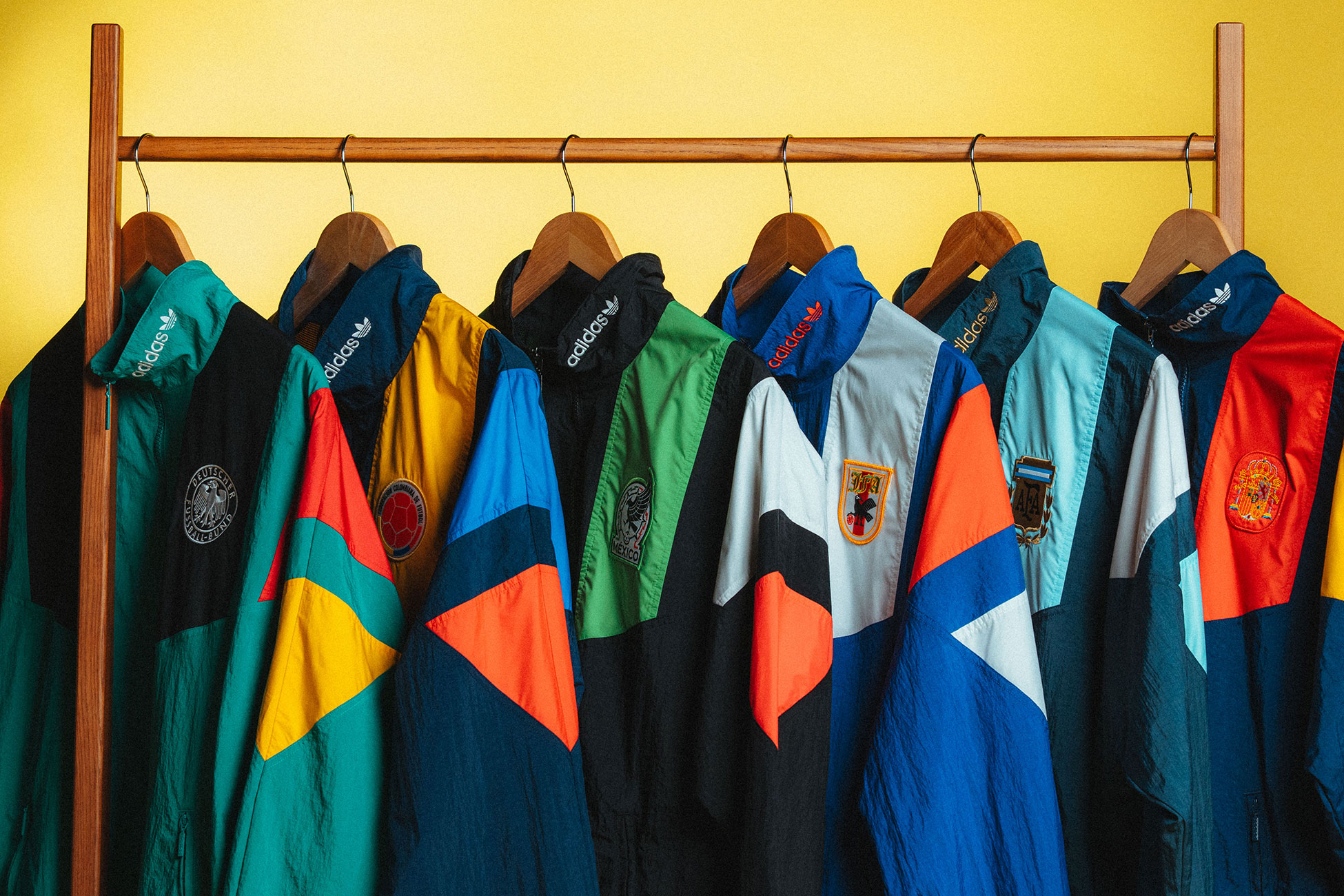 アディダス 各国代表 Equipment コレクション / adidas EQT COLLECTION