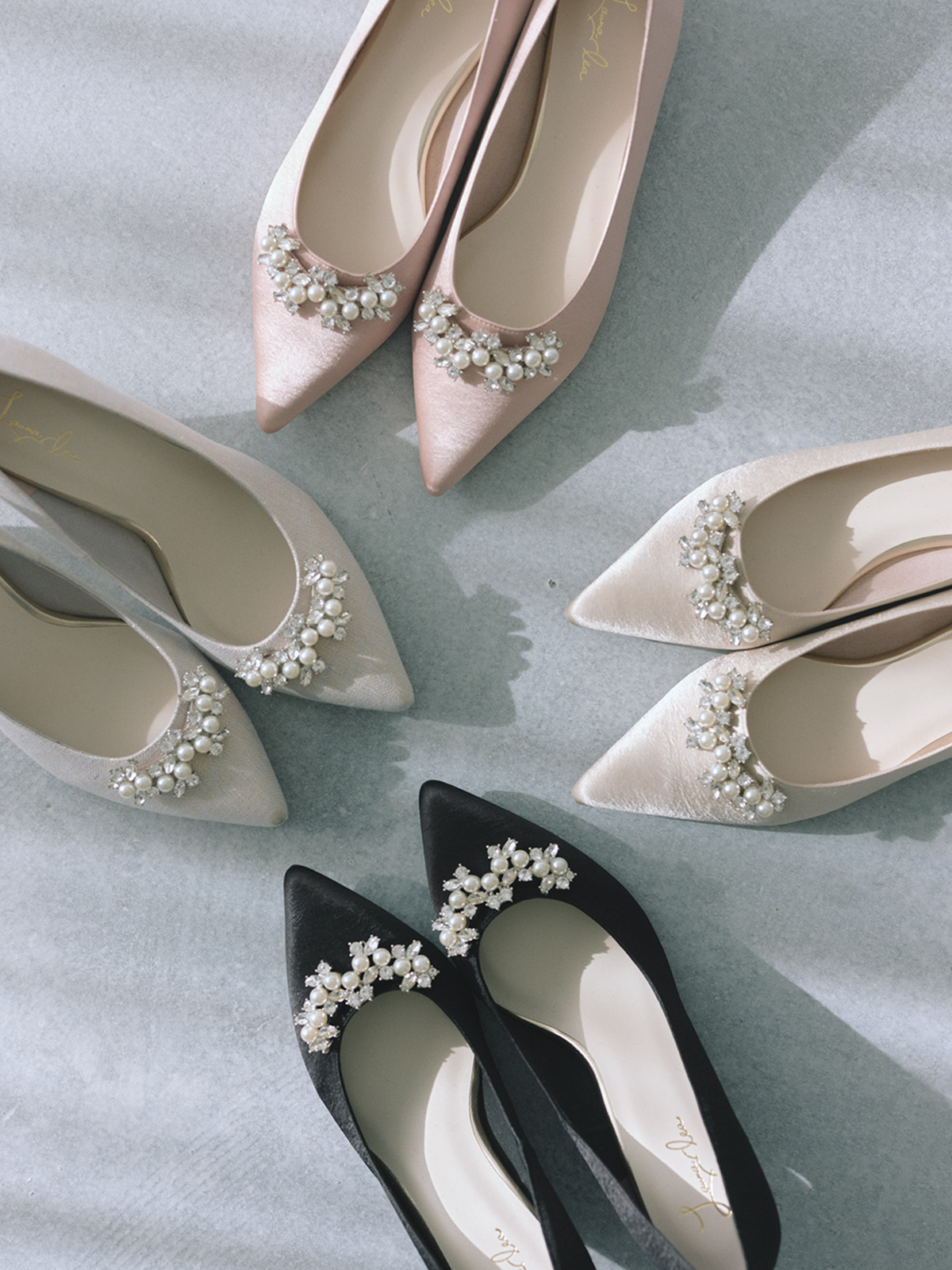 パールビジューパンプス